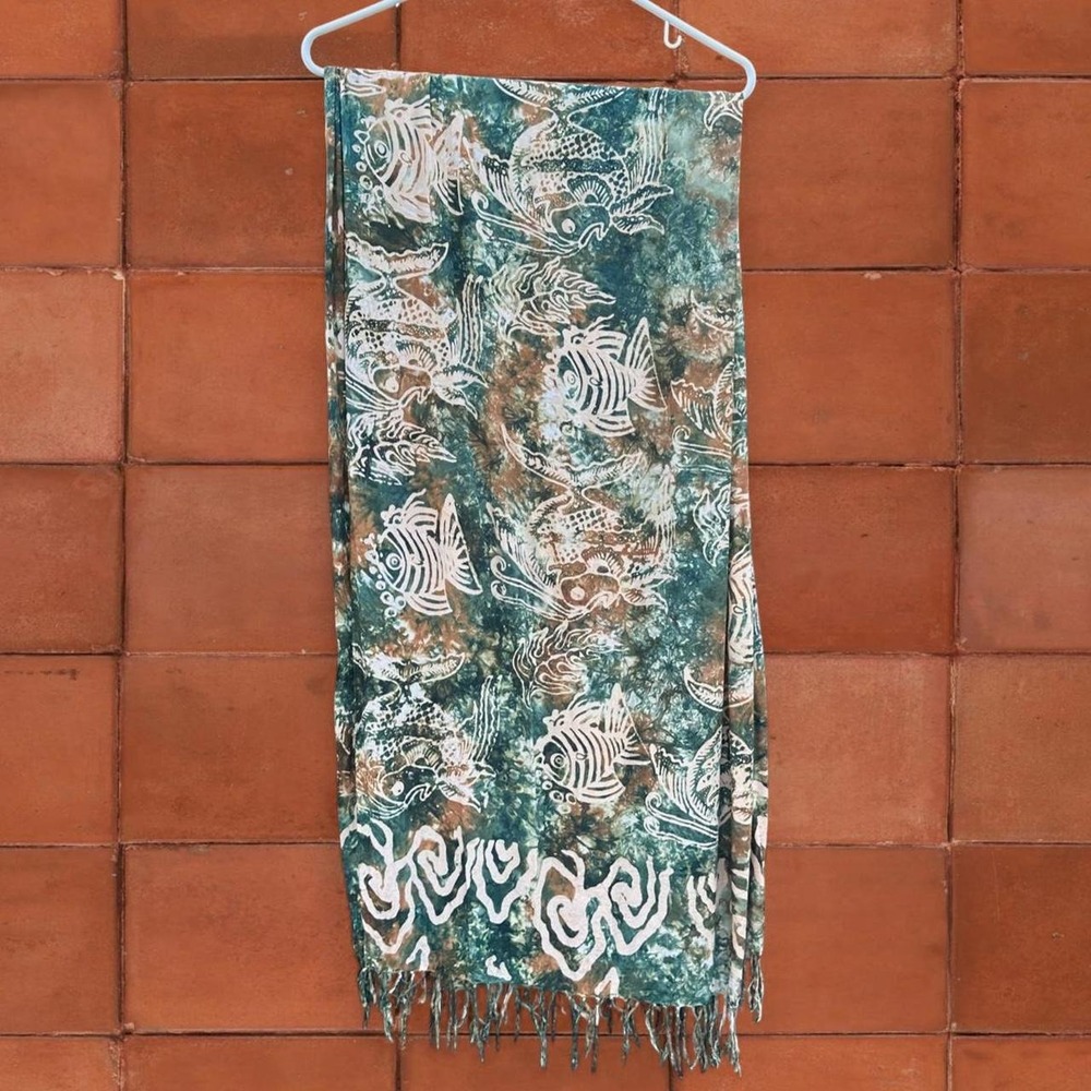 Large Batik Fish Pattern Tapestry/Beach Blanket